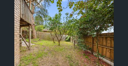 Stylish Unit with Decking, Two Bathrooms & Breathtaking Mountain Outlook - Photo 4