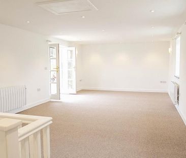 3 bedroom semi-detached house to rent - Photo 4