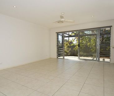 Contemporary Living in the Heart of Cooroy - Photo 1