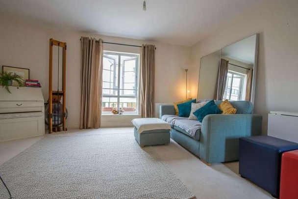 Sir Bernard Lovell Road, Malmesbury, SN16 - Photo 1