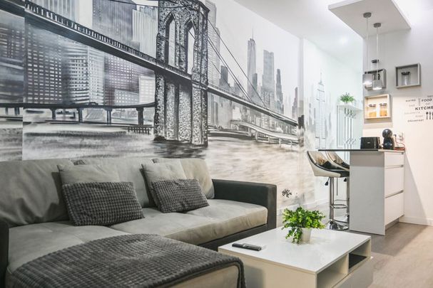 Calle de Embajadores - Photo 1