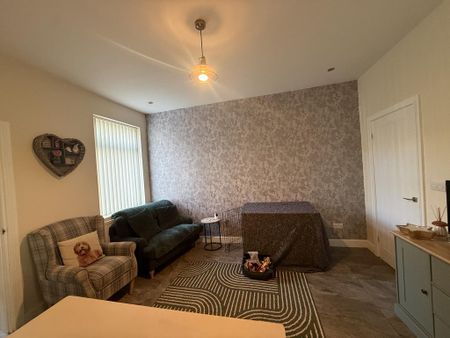 2 bedroom property to rent - Photo 2