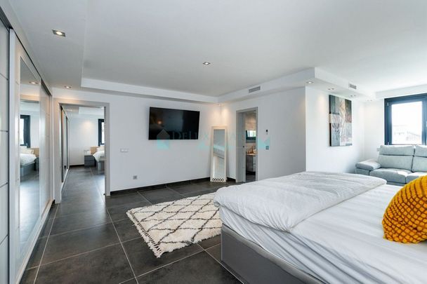 Villa for rent in Nueva Andalucia - Photo 1