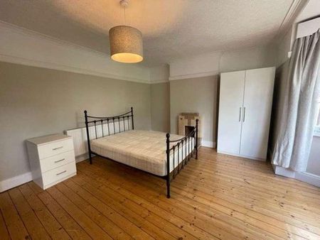 Five Bedrooms & Two Bathrooms, LE2 - Photo 3