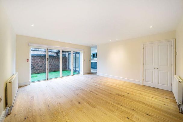 3 bedroom link detached house to rent - Photo 1