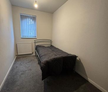 3 bedroom terraced house to rent - Photo 2