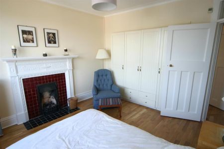 4 bedroom apartment to rent - Photo 5