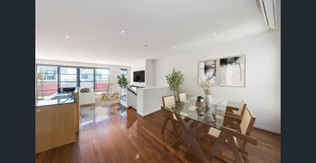 BEACHSIDE THREE BEDROOM TOWNHOUSE - Photo 4