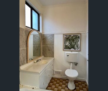 1/135 Gheringhap St, Geelong, Vic 3220 - Photo 4