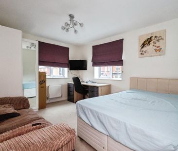 4 bedroom detached house to rent - Photo 3