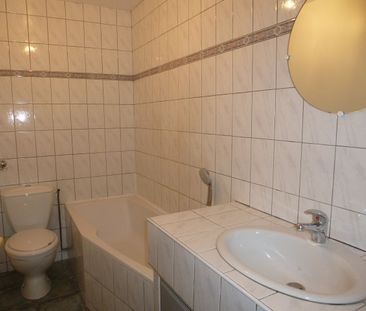 Location Maison 4 pièces 75m² ST DONAT SUR L HERBASSE 26260 - Photo 3