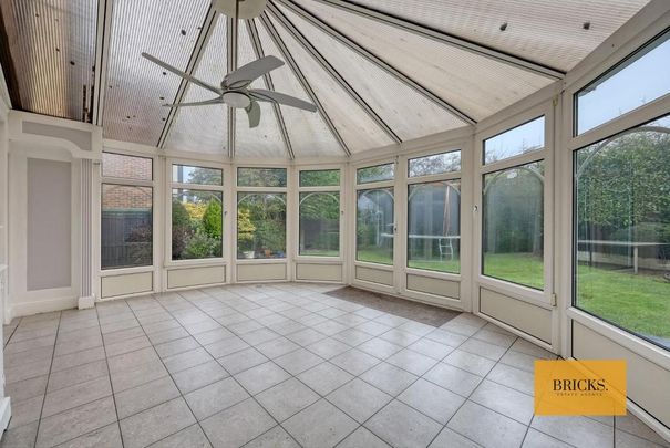 4 bedroom detached house to rent - Photo 1