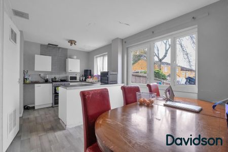 3 bedroom end of terrace house to rent - Photo 3