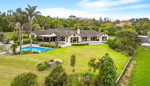 Matakana Coast living at its best. - Photo 1