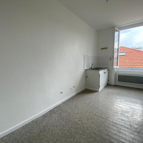 : Appartement 32.0 m² à SAINT ETIENNE - Photo 1