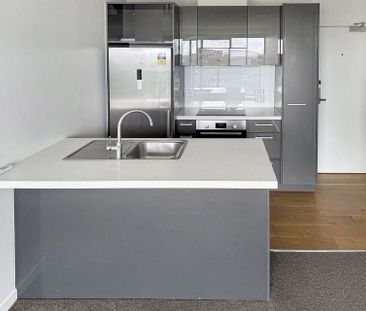 Modern 2-Bed, 2-Bath Apartment in Prime Manukau - Photo 2