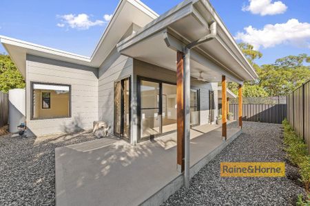 Neat 2 bedroom house - Photo 5