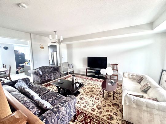 For Lease - 167 Harding Park Street, Newmarket, Ontario - Photo 1