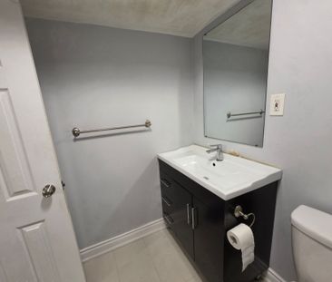 For Lease - 23 Malcolm Crescent, Brampton, Ontario - Photo 6