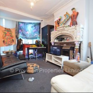 6 Bedroom Student Property Hyde Park - Photo 1