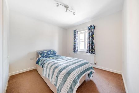 4 bedroom detached house to rent - Photo 4