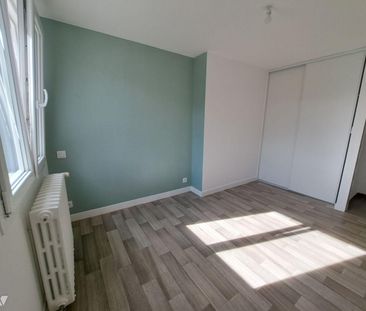 ATHEE, en campagne, maison d'habitation de plain pied S. Hab. : 85 m² - comprenant : pièce d'e... - Photo 3