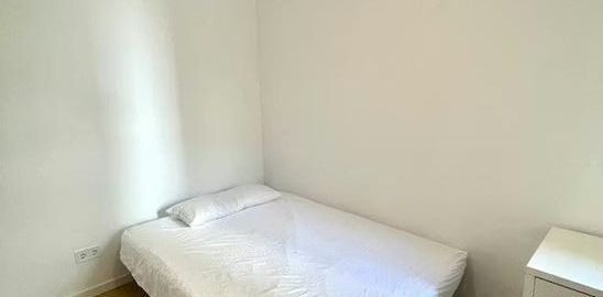 Calle de Soledad Domenech, Valencia, Valencian Community 46020 - Photo 2