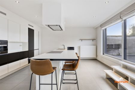 Appartement met twee slaapkamers en ruim terras - Photo 3