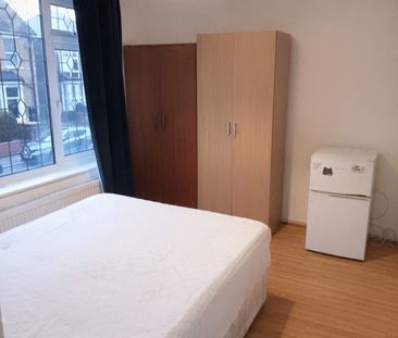 Room in a Shared House, Atherton Road, E7 - Photo 1