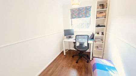 3 bedroom end of terrace house to rent - Photo 3
