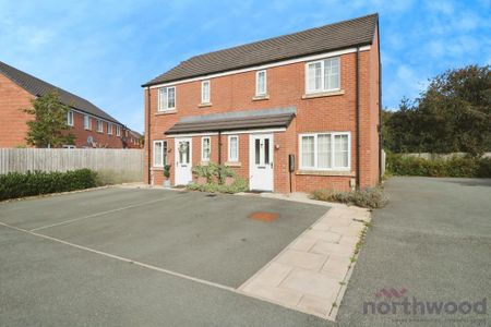 3 bedroom semi-detached house to rent - Photo 3
