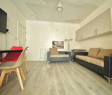 Room in a Shared House, Carlisle Avenue, W3 - Photo 4
