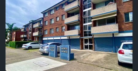 Sunny Two Bedroom Apartment - Photo 5