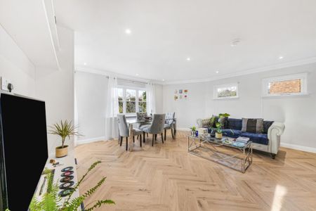 3 bedroom flat to rent - Photo 3