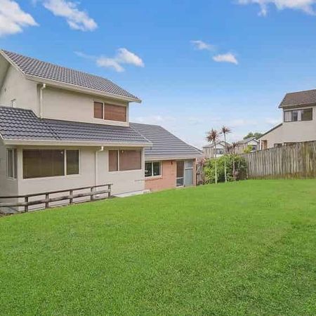 Spacious 3-bedroom home in Unsworth Heights - Photo 3