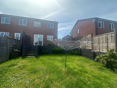 3 bedroom semi-detached house to rent - Photo 4
