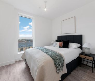 3 bedroom flat to rent - Photo 6