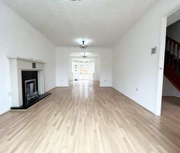 4 bedroom detached house to rent - Photo 2