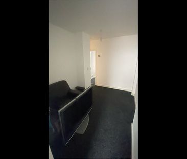 3 Bed Flat, Wordsworth Drive, S5 - Photo 4