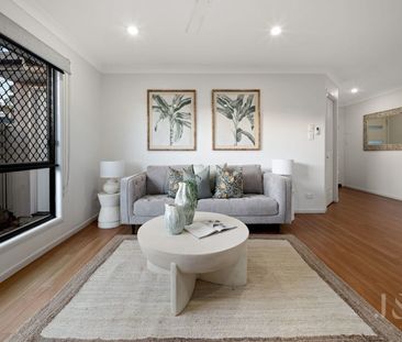 Spacious Family Living in a Prime Shailer Park Location - Photo 3