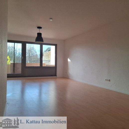 M 20 BURGLESUM -gepflegte großzügige 3 Zimmerwohnung mit 2 Balkonen in zentraler Lage - Photo 1