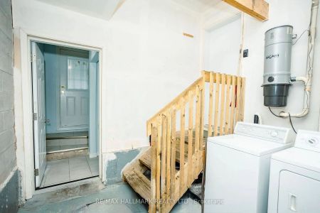 384 FLAGTONE Way #Basement apartment - Photo 5