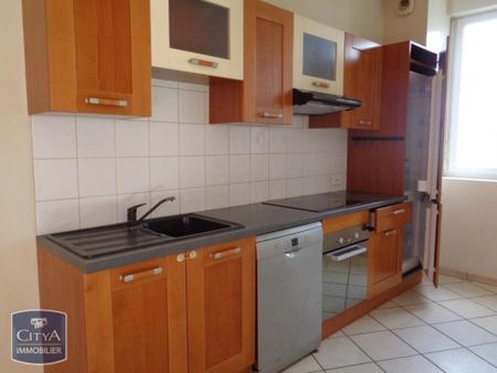 Location Appartement 4 pièces 95m² ST NAZAIRE 44600 - Photo 2