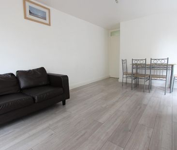 1 Bed Flat, Colvin Road, E6 - Photo 5