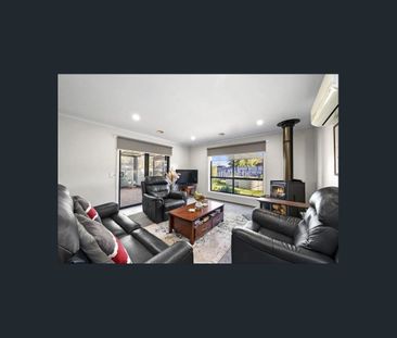 1 Ealing Avenue, Wendouree, Vic 3355 - Photo 6