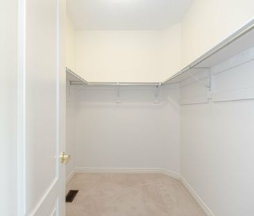 For Lease - 422 Hidden Trail, Oakville, Ontario - Photo 3