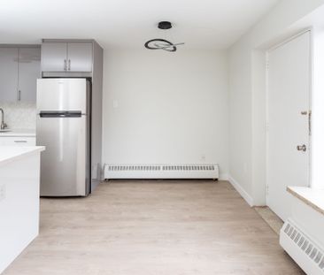 For Lease - 371 Lakeshore Road Unit# 105, Mississauga, Ontario - Photo 3