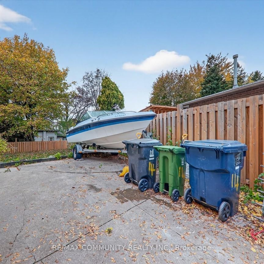 For Lease - 14 Pineslope Crescent Unit# Lower, Toronto, Ontario - Photo 1