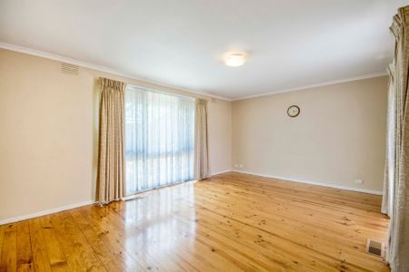 Large Family Home - Great Location! - Photo 5