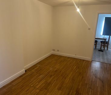 1 Bed Flat, Worcester Drive, LS10 - Photo 2